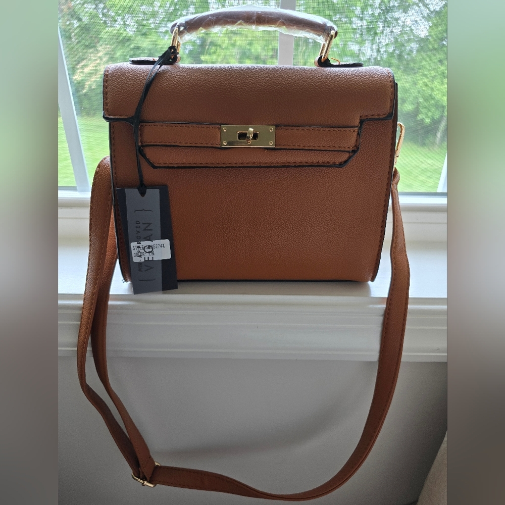 NWT EVVE Handbag